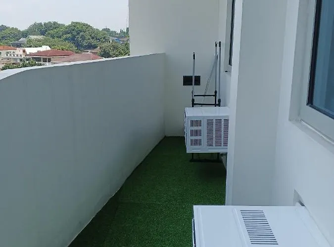 Staycation At The Residences At Commonwealth Aparthotel *