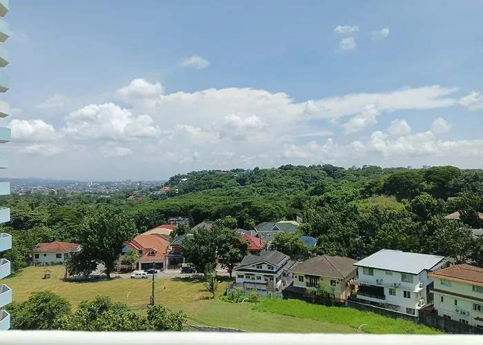 Staycation At The Residences At Commonwealth *