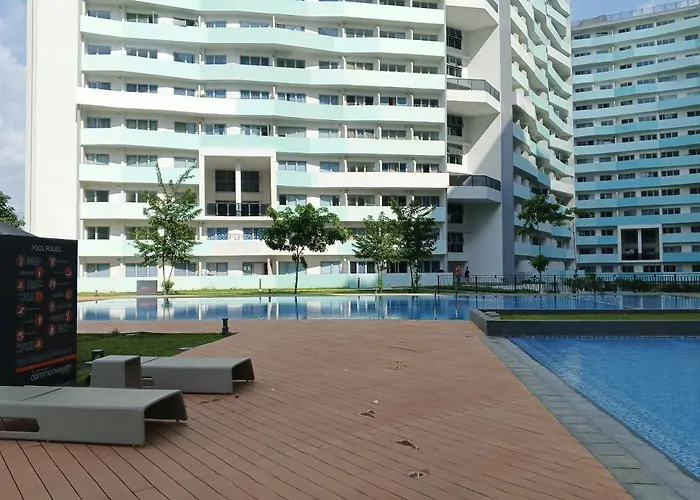Staycation At The Residences At Commonwealth Aparthotel